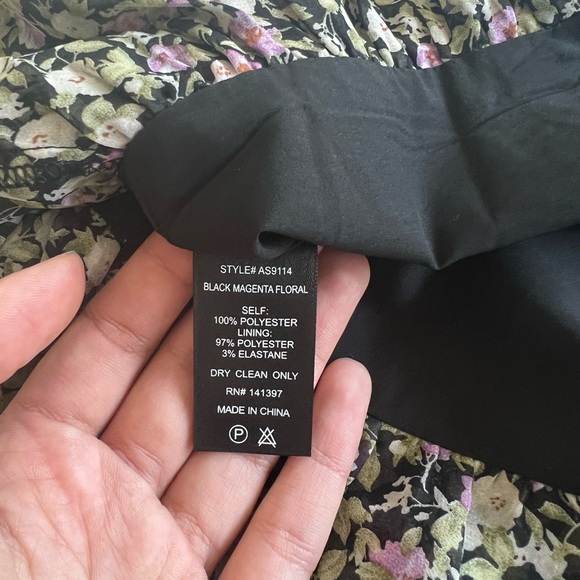 ASTR Floral Smocked Mini Skirt (NWOT) - Picture 10 of 13